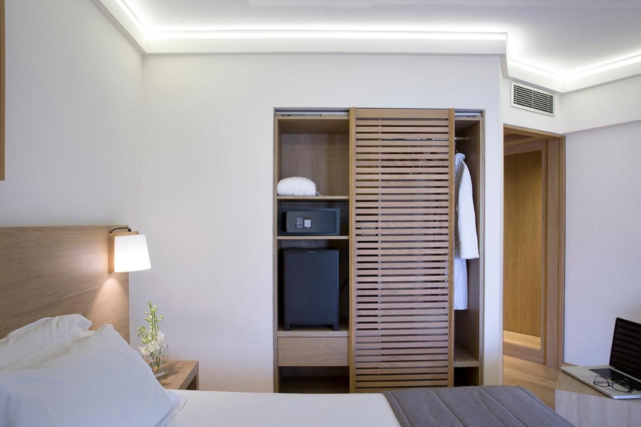 โกลด์เด็น เอจ ออฟ แอ็ทเฮ็นส์ Hotel เอเธนส์ ภายนอก รูปภาพ