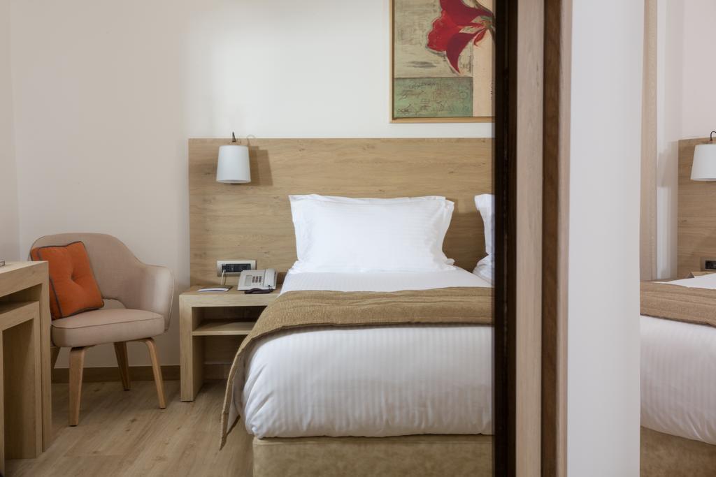 โกลด์เด็น เอจ ออฟ แอ็ทเฮ็นส์ Hotel เอเธนส์ ภายนอก รูปภาพ